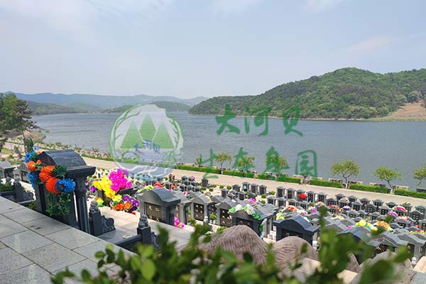 沈阳墓园壁葬节约空间与纪念并重的现代选择!
