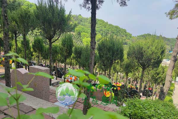 大河贝墓园,探寻山水之美中的静谧陵园文化